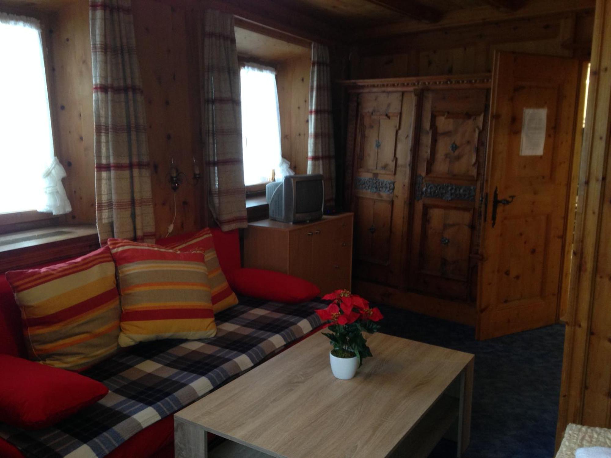 & Chasa Valar Scuol